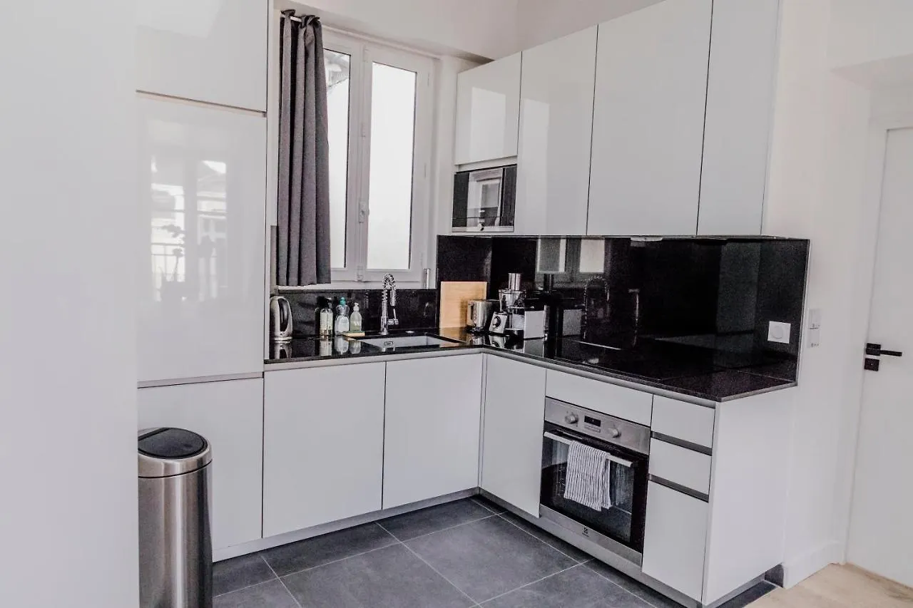 Luxury Apartment Elysees Paris